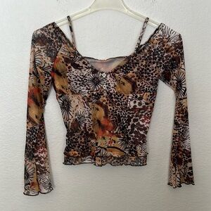 ANIMAL PRINT BLOUSE SIZE JR. LARGE EXCELLENT CONDITION